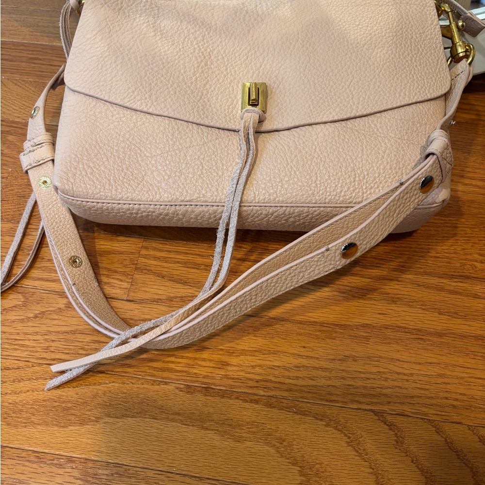 Cream Textured Shoulder Bag with Gold Clasp